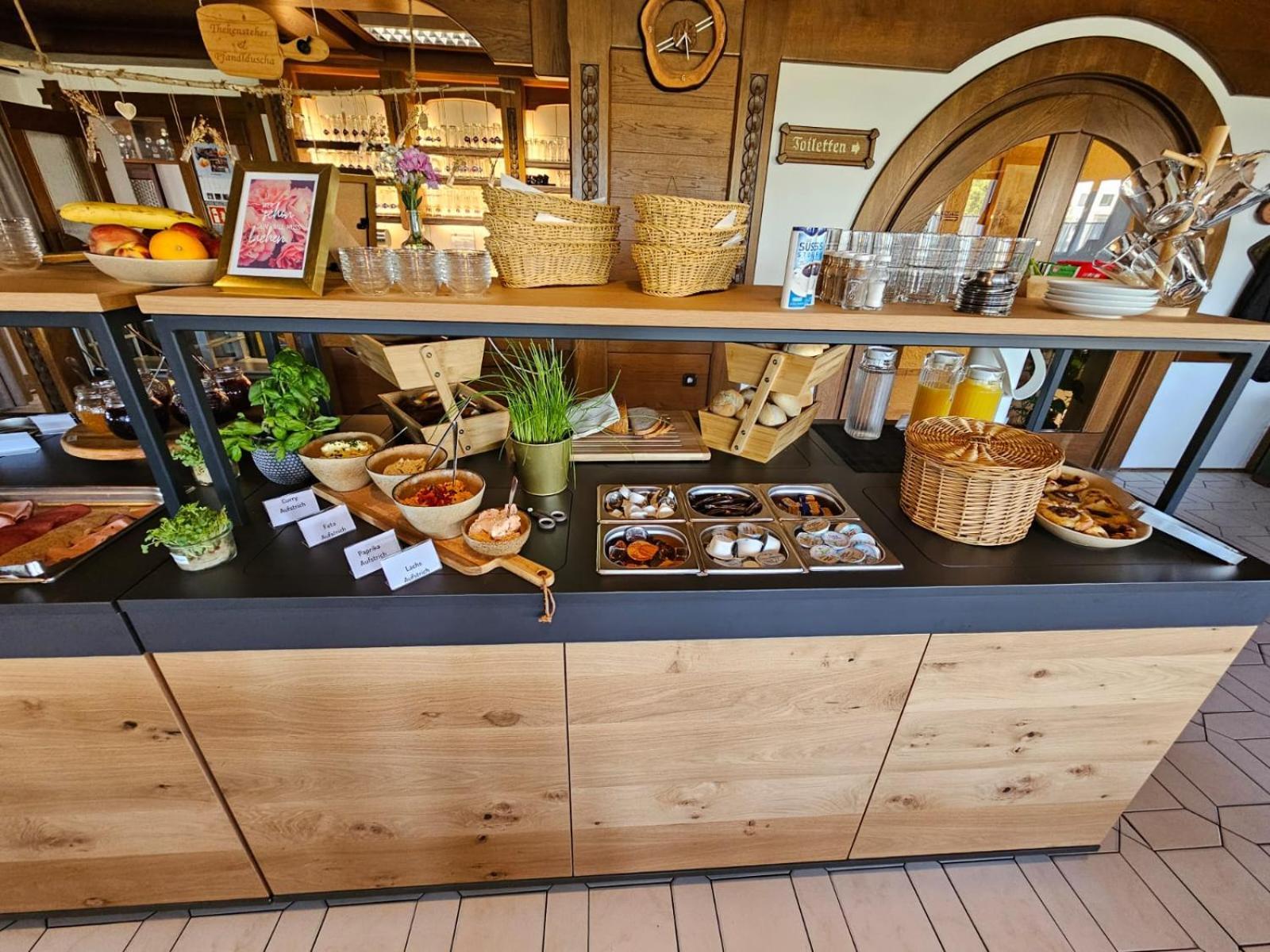 Cafe Zum Toni Hotel Thyrnau ภายนอก รูปภาพ